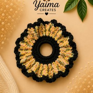 Safari – stor flerfärgad handvirkad scrunchie med svart kant