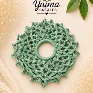 Salvia – stor salviagrön handvirkad scrunchie
