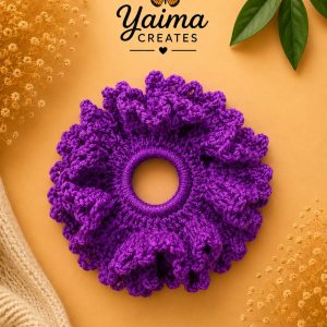 Violeta – stor lila handvirkad scrunchie
