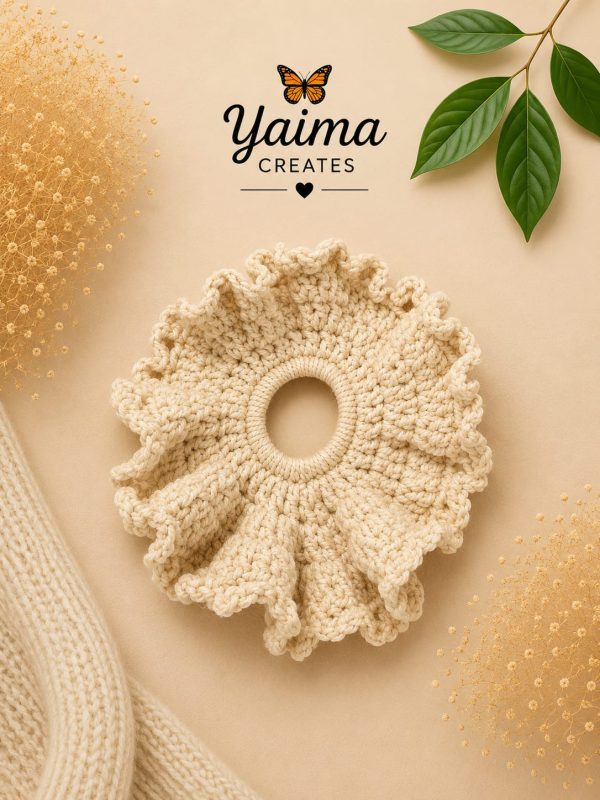 Marfil – stor krämvit handvirkad scrunchie